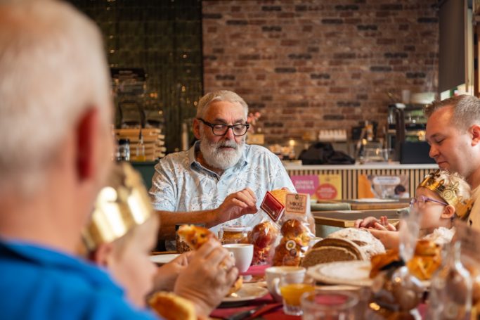 mikkemannen-gezellig-tafelen-najaarsshoot-the-delicious-connection